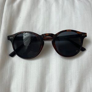 Dino sun glasses